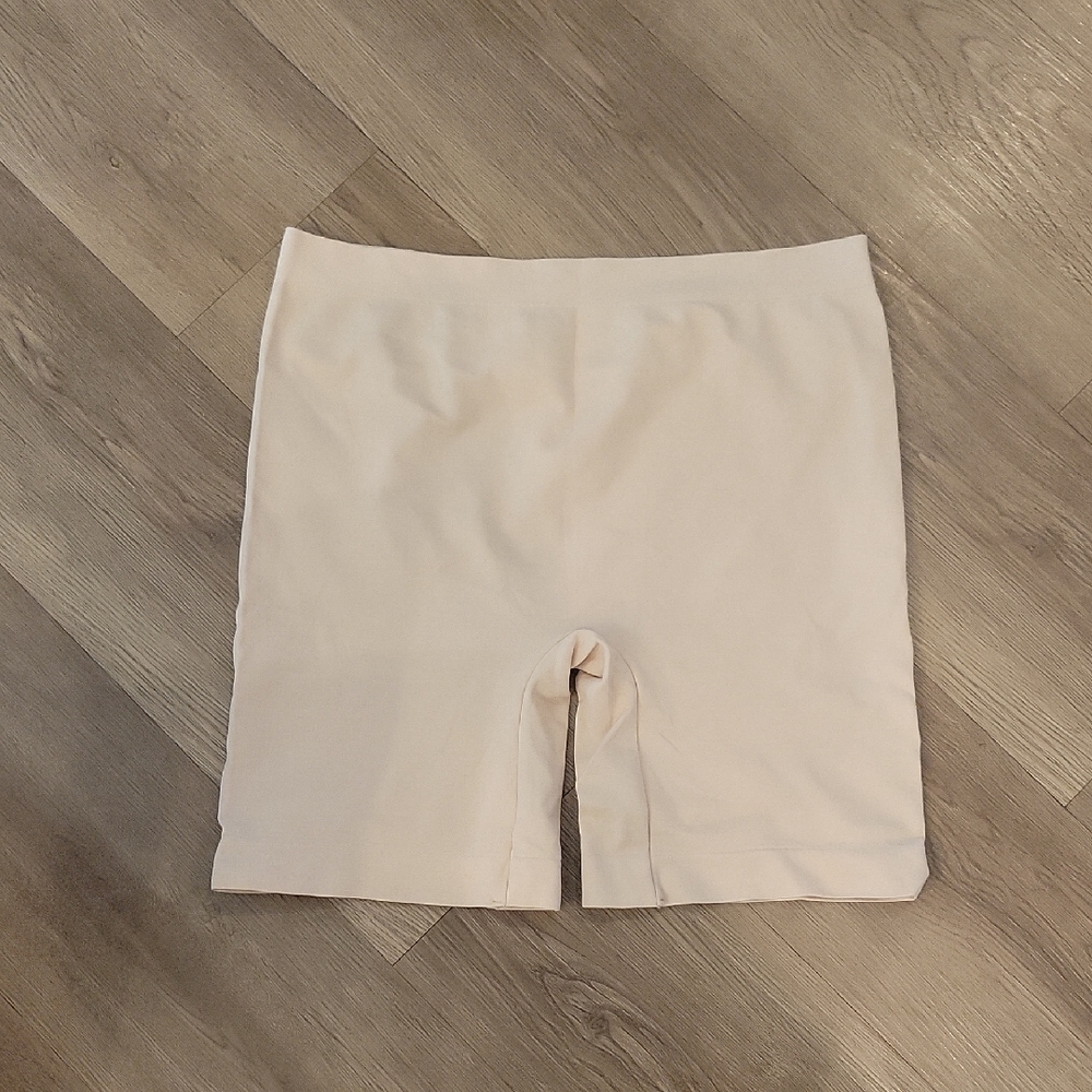 Skinnygirl Women's Cream Shorts